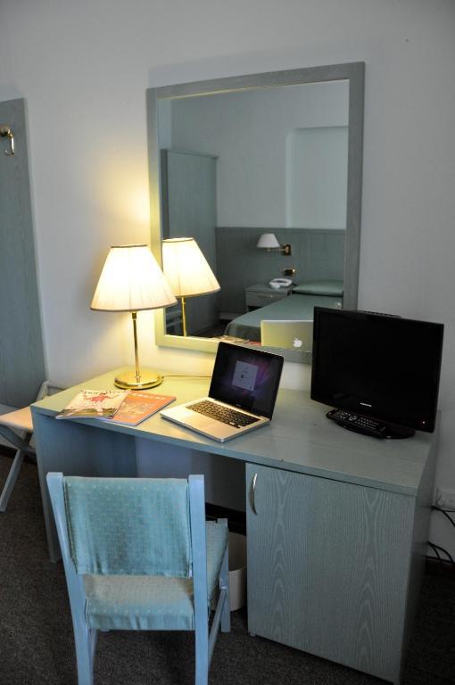 Albergo Della Corona Binasco Kültér fotó