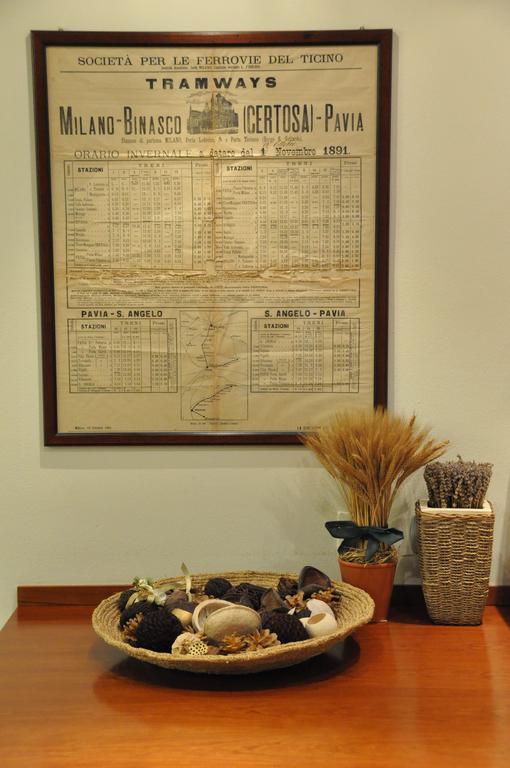Albergo Della Corona Binasco Kültér fotó