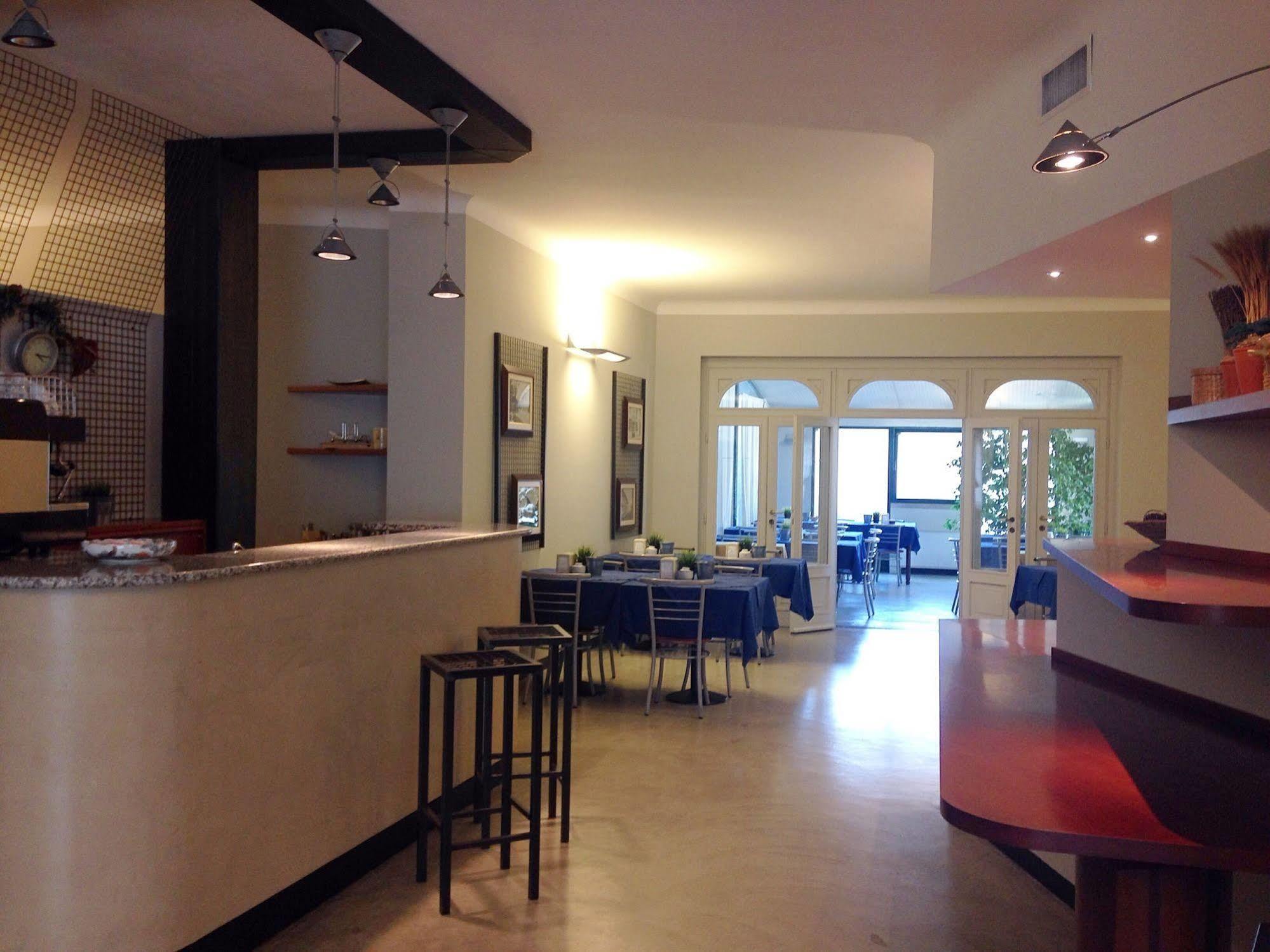 Albergo Della Corona Binasco Kültér fotó